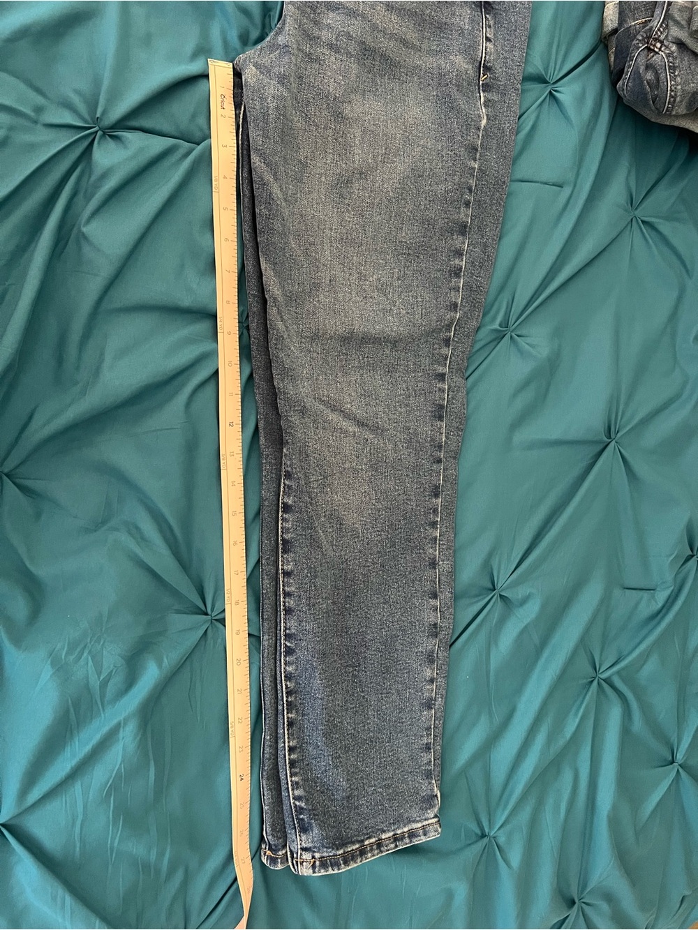 a.n.a Women's Straight Leg Jeans in Medium Blue Wash - Picture 3 of 3